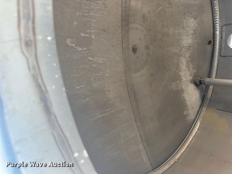 image for item DP8435 2000 International  4700 tank truck