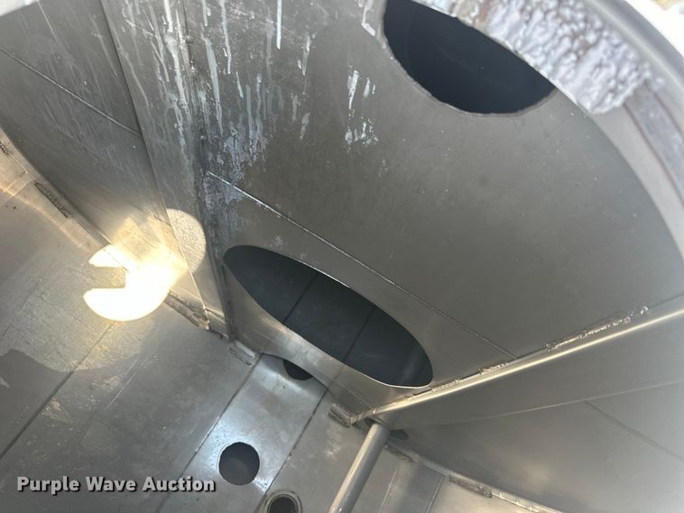 image for item DP8435 2000 International  4700 tank truck