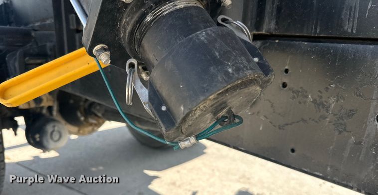 image for item DP8435 2000 International  4700 tank truck