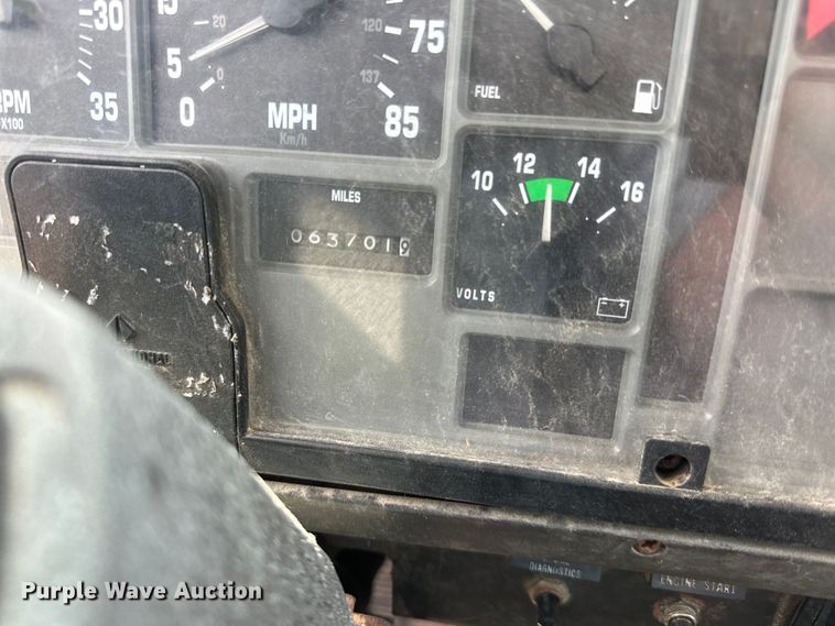 image for item DP8435 2000 International  4700 tank truck