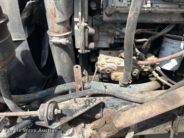 image for item DP8435 2000 International  4700 tank truck