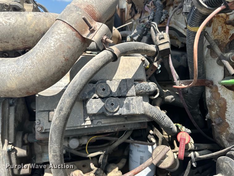 image for item DP8435 2000 International  4700 tank truck