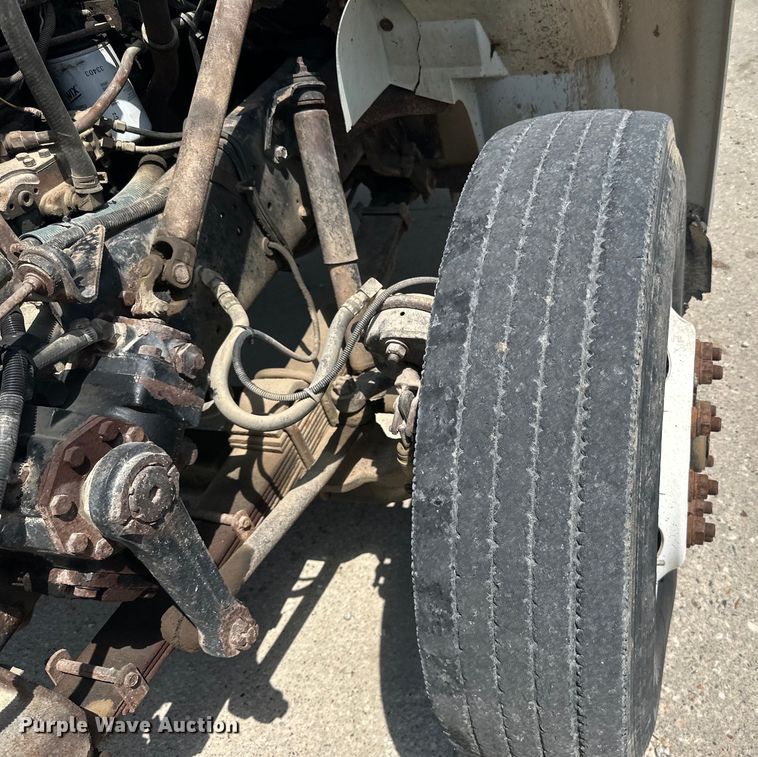 image for item DP8435 2000 International  4700 tank truck