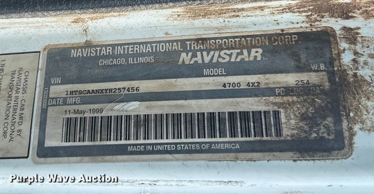 image for item DP8435 2000 International  4700 tank truck