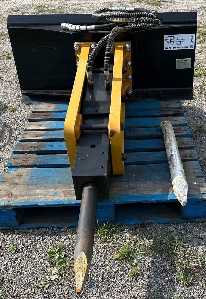 image for item DP8440 2022 Agrotk SSHH680 skid steer breaker