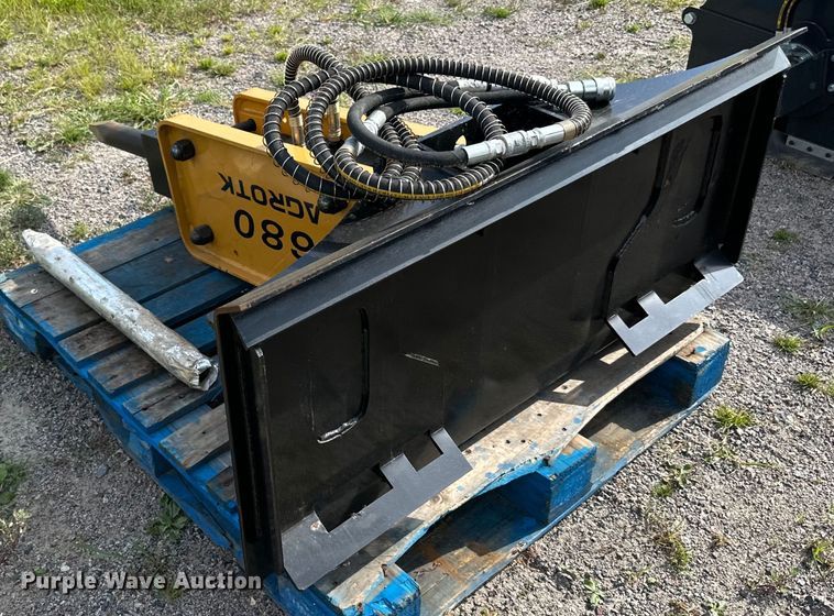 image for item DP8440 2022 Agrotk SSHH680 skid steer breaker