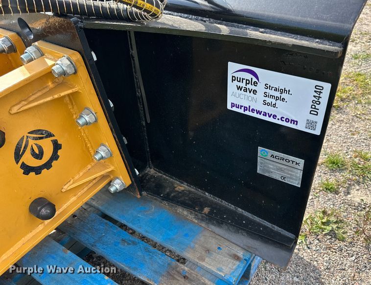 image for item DP8440 2022 Agrotk SSHH680 skid steer breaker