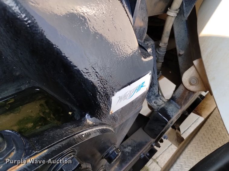 image for item DQ6167 2015 Peterbilt 365 hydrovac truck