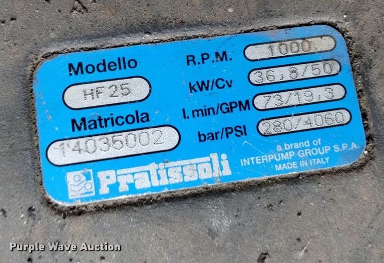 image for item DQ6167 2015 Peterbilt 365 hydrovac truck