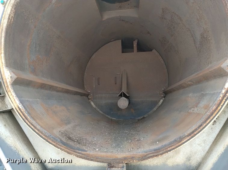 image for item DQ6167 2015 Peterbilt 365 hydrovac truck