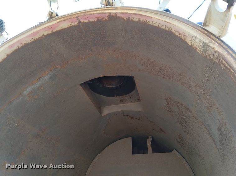 image for item DQ6167 2015 Peterbilt 365 hydrovac truck