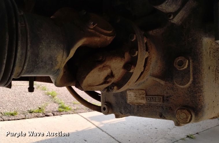 image for item DQ6167 2015 Peterbilt 365 hydrovac truck