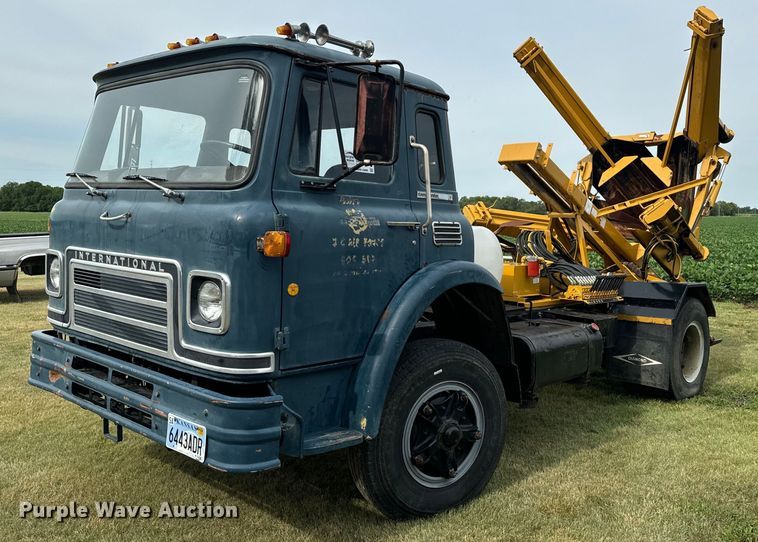 image for item DQ6857 1980 International Harvester Cargostar 1850 B truck cab and chassis with tree spade