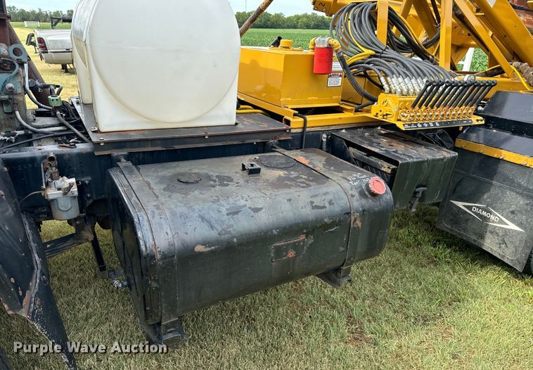 image for item DQ6857 1980 International Harvester Cargostar 1850 B truck cab and chassis with tree spade