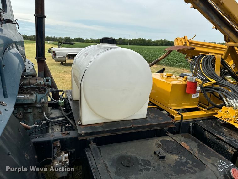 image for item DQ6857 1980 International Harvester Cargostar 1850 B truck cab and chassis with tree spade