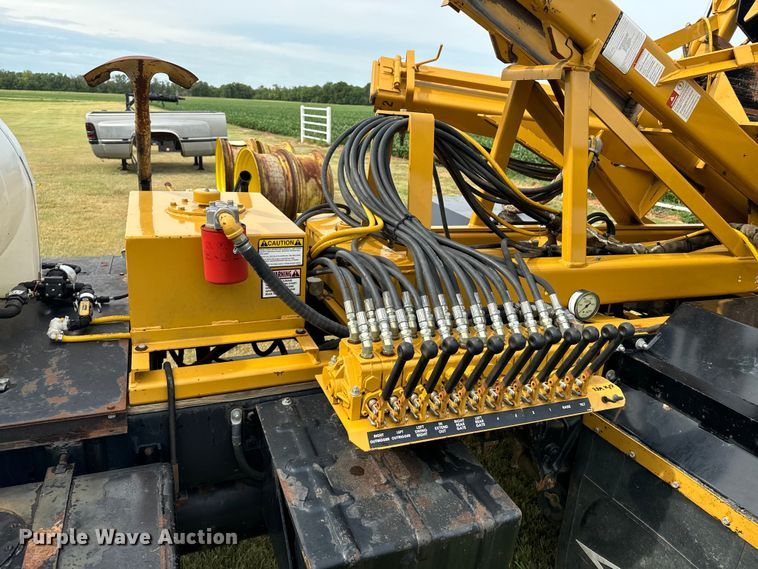 image for item DQ6857 1980 International Harvester Cargostar 1850 B truck cab and chassis with tree spade