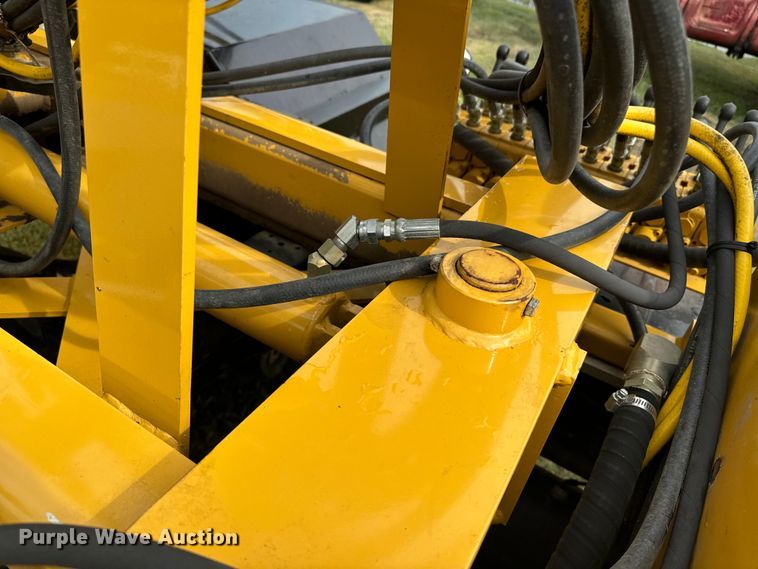 image for item DQ6857 1980 International Harvester Cargostar 1850 B truck cab and chassis with tree spade