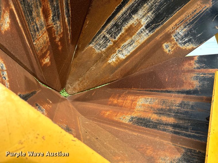 image for item DQ6857 1980 International Harvester Cargostar 1850 B truck cab and chassis with tree spade