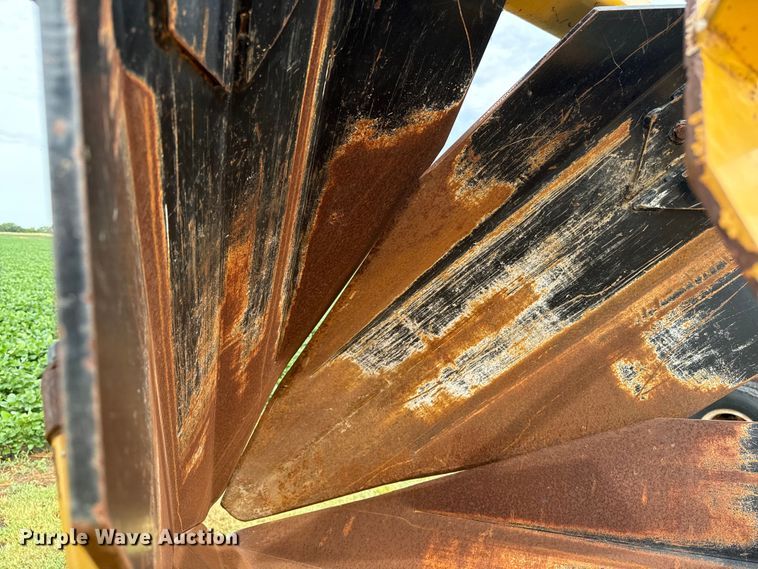 image for item DQ6857 1980 International Harvester Cargostar 1850 B truck cab and chassis with tree spade