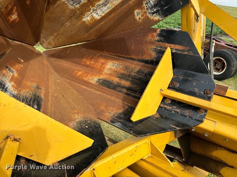 image for item DQ6857 1980 International Harvester Cargostar 1850 B truck cab and chassis with tree spade