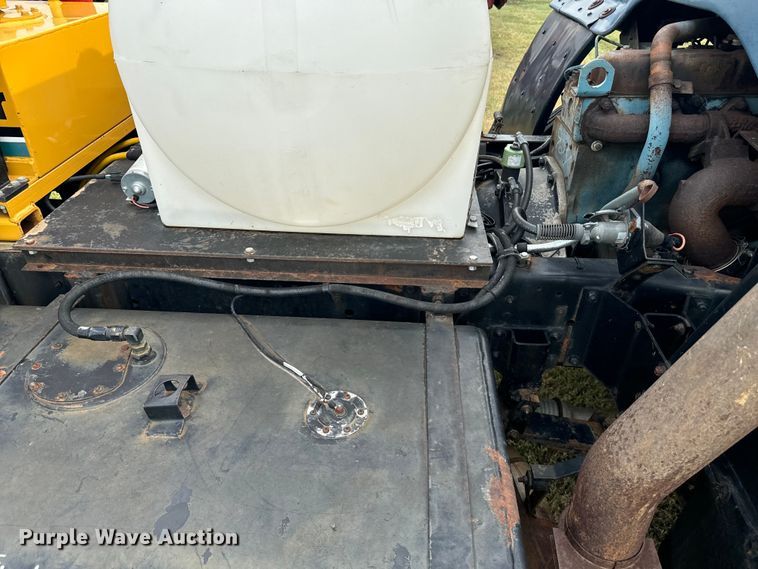 image for item DQ6857 1980 International Harvester Cargostar 1850 B truck cab and chassis with tree spade