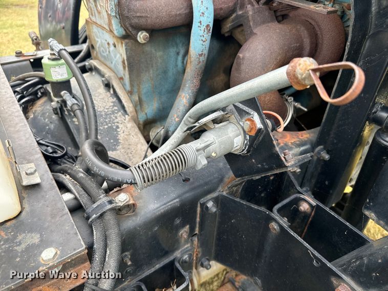 image for item DQ6857 1980 International Harvester Cargostar 1850 B truck cab and chassis with tree spade