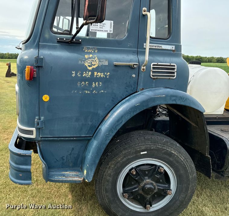 image for item DQ6857 1980 International Harvester Cargostar 1850 B truck cab and chassis with tree spade