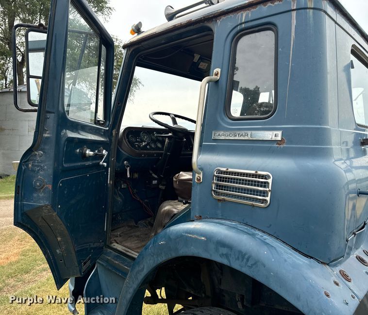 image for item DQ6857 1980 International Harvester Cargostar 1850 B truck cab and chassis with tree spade