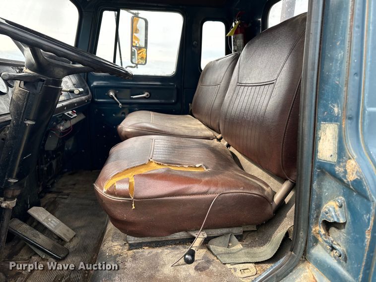 image for item DQ6857 1980 International Harvester Cargostar 1850 B truck cab and chassis with tree spade