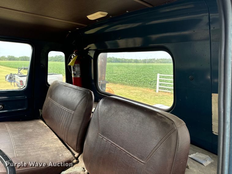 image for item DQ6857 1980 International Harvester Cargostar 1850 B truck cab and chassis with tree spade