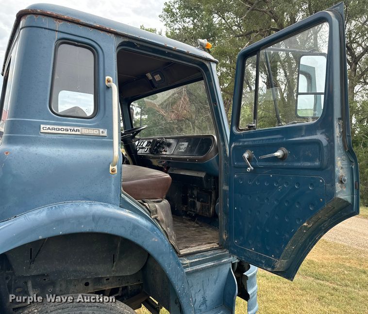image for item DQ6857 1980 International Harvester Cargostar 1850 B truck cab and chassis with tree spade