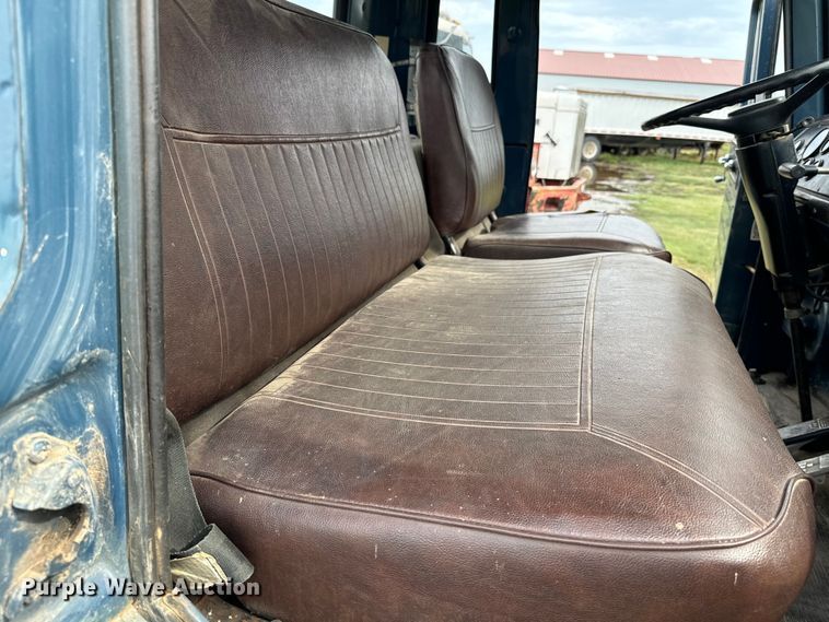 image for item DQ6857 1980 International Harvester Cargostar 1850 B truck cab and chassis with tree spade