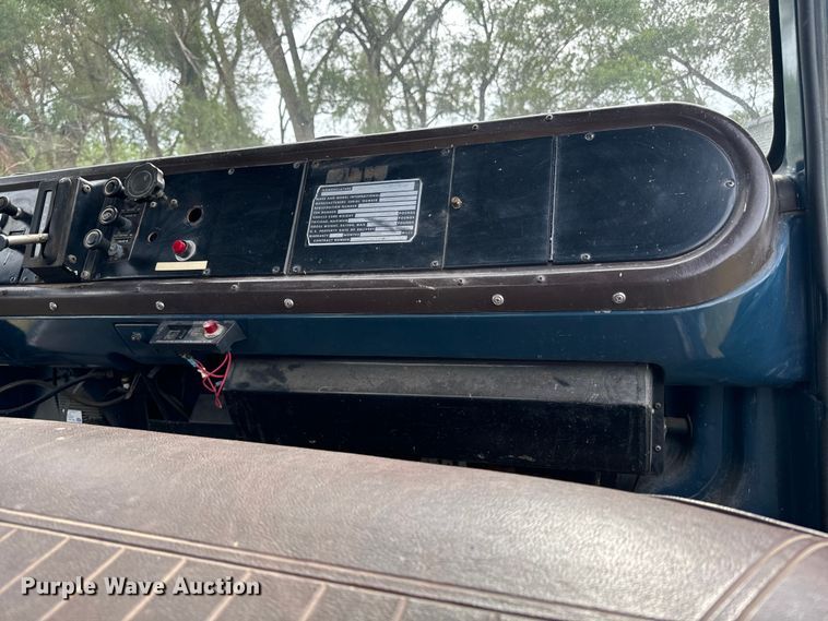 image for item DQ6857 1980 International Harvester Cargostar 1850 B truck cab and chassis with tree spade