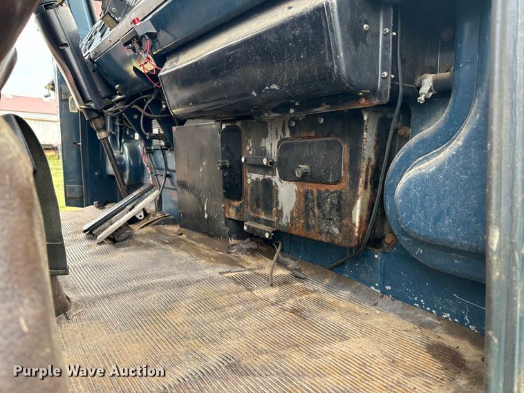 image for item DQ6857 1980 International Harvester Cargostar 1850 B truck cab and chassis with tree spade