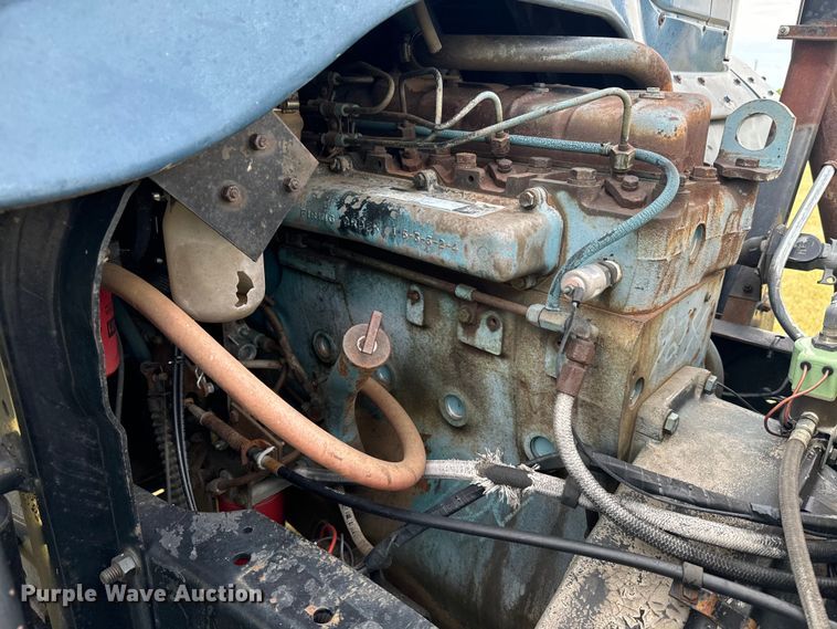 image for item DQ6857 1980 International Harvester Cargostar 1850 B truck cab and chassis with tree spade