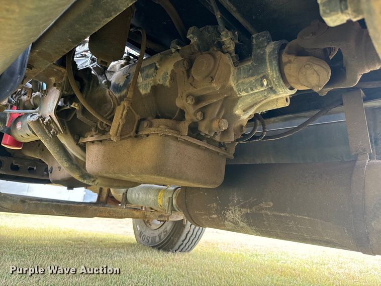 image for item DQ6857 1980 International Harvester Cargostar 1850 B truck cab and chassis with tree spade