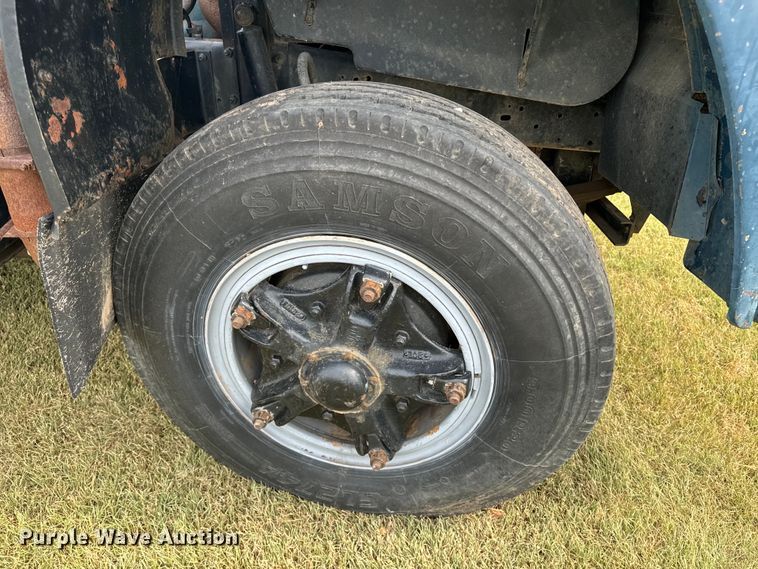 image for item DQ6857 1980 International Harvester Cargostar 1850 B truck cab and chassis with tree spade