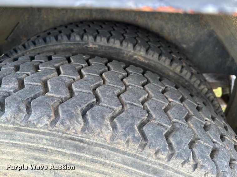 image for item DQ6857 1980 International Harvester Cargostar 1850 B truck cab and chassis with tree spade