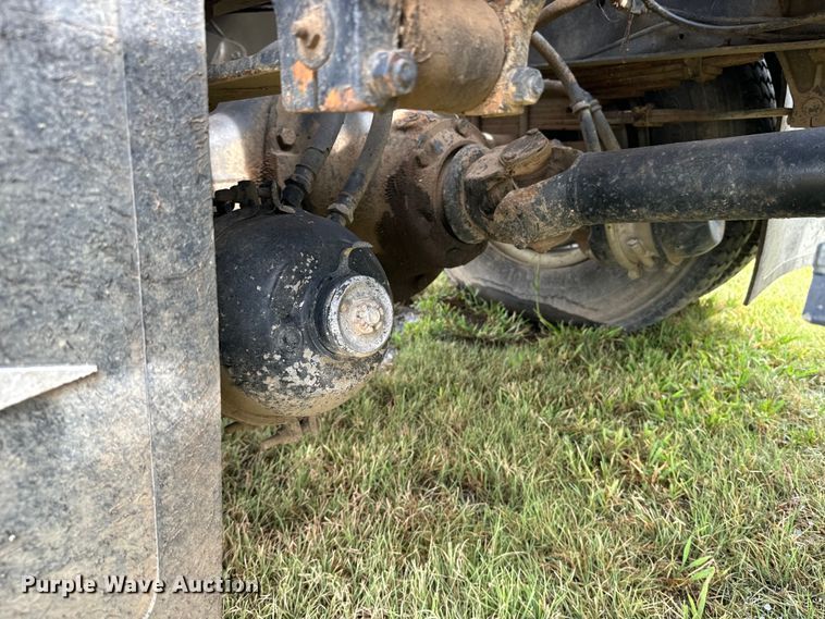 image for item DQ6857 1980 International Harvester Cargostar 1850 B truck cab and chassis with tree spade