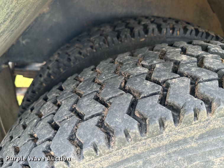 image for item DQ6857 1980 International Harvester Cargostar 1850 B truck cab and chassis with tree spade