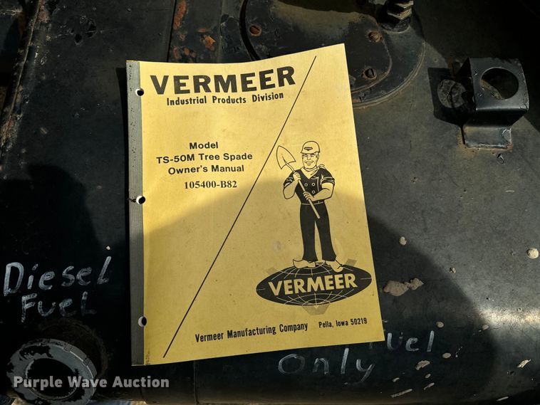 image for item DQ6857 1980 International Harvester Cargostar 1850 B truck cab and chassis with tree spade