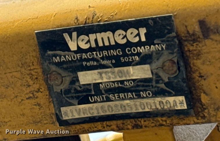 image for item DQ6857 1980 International Harvester Cargostar 1850 B truck cab and chassis with tree spade