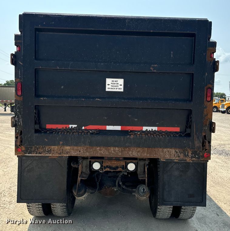 image for item DQ6889 2006 Kenworth T800 dump truck