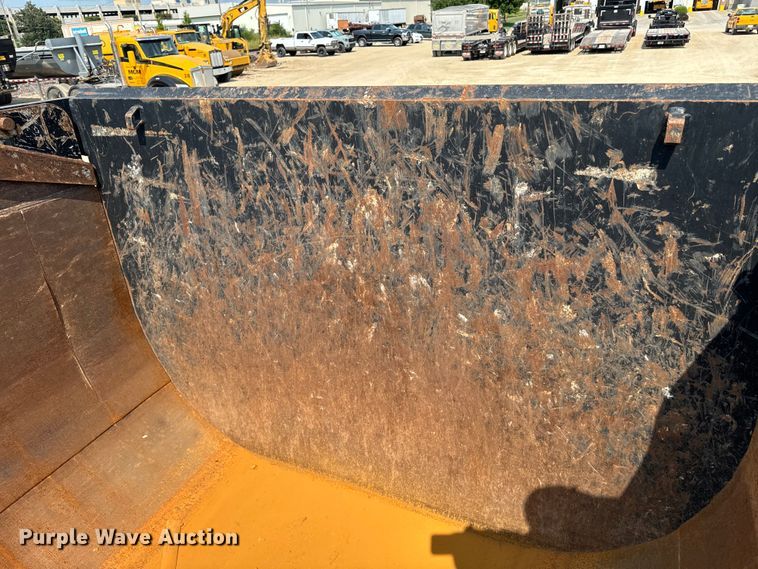 image for item DQ6889 2006 Kenworth T800 dump truck