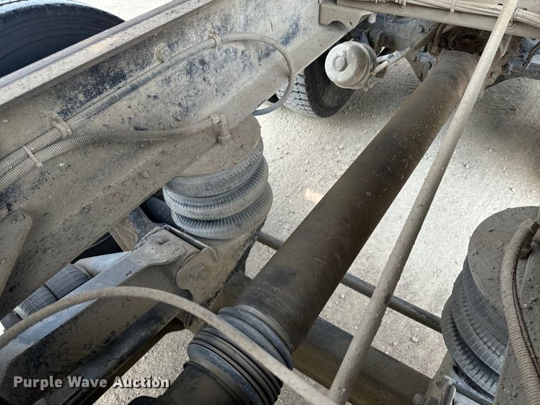 image for item DQ6889 2006 Kenworth T800 dump truck