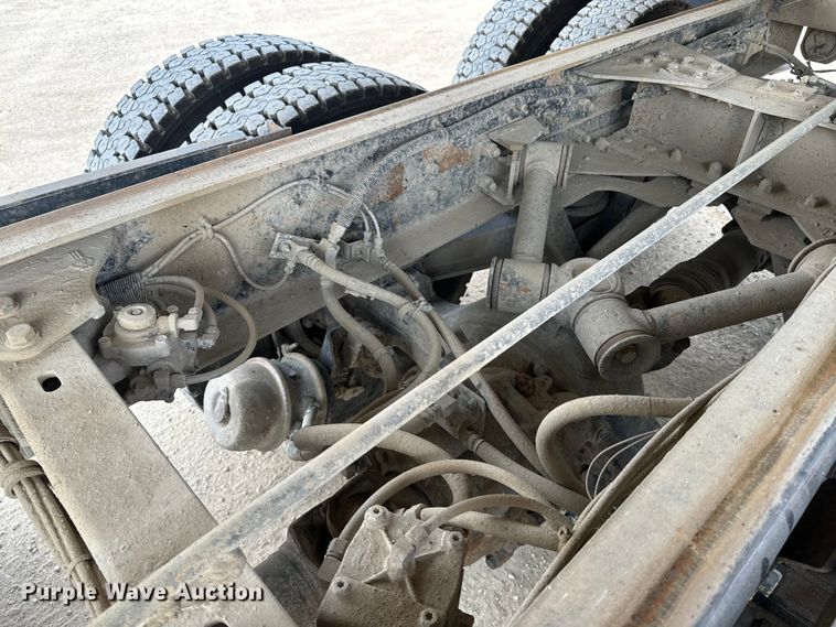 image for item DQ6889 2006 Kenworth T800 dump truck