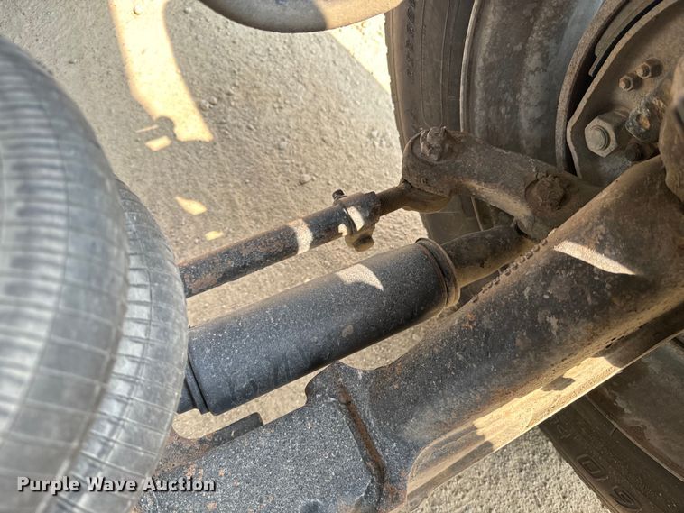 image for item DQ6889 2006 Kenworth T800 dump truck