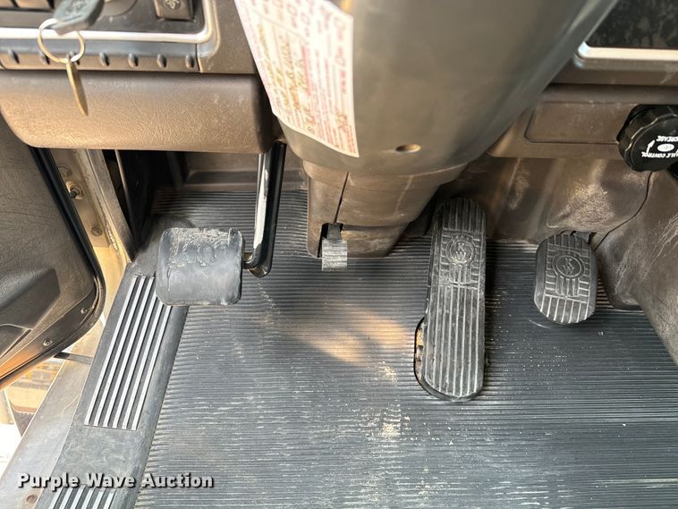 image for item DQ6889 2006 Kenworth T800 dump truck