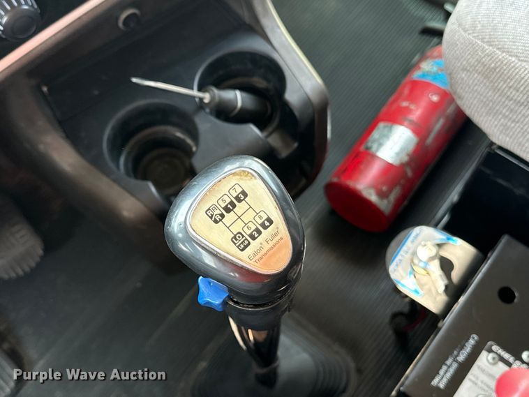 image for item DQ6889 2006 Kenworth T800 dump truck