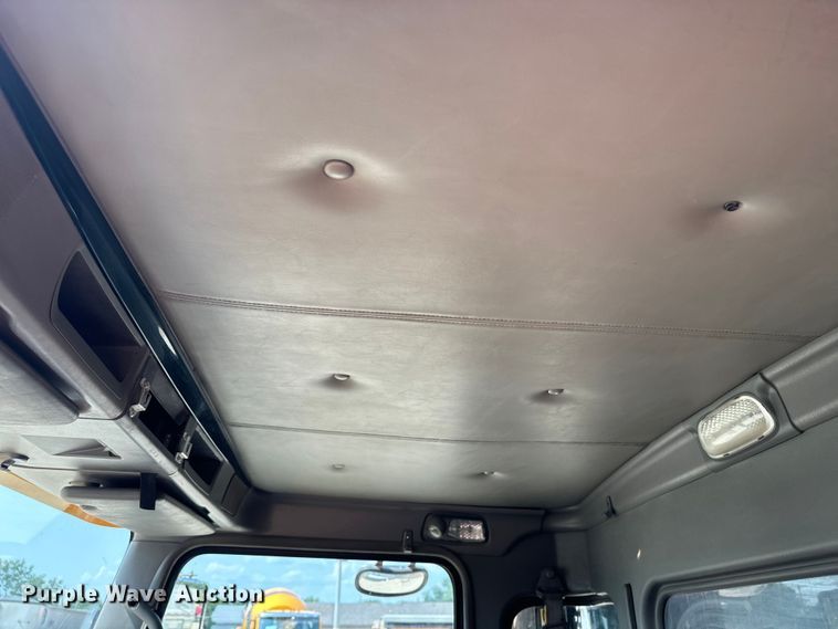 image for item DQ6889 2006 Kenworth T800 dump truck